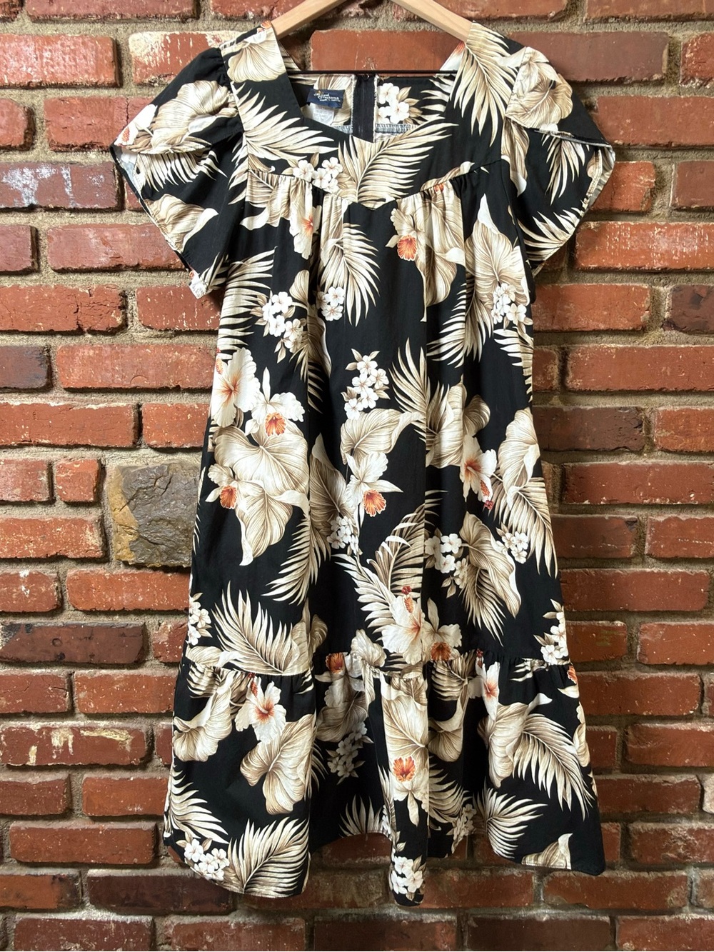 Royal Hawaiian Creations Vintage Floral Midi Muumu Dress Short Sleeve Black Sz.M